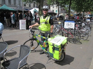 Bicycle ambulance and paramedic